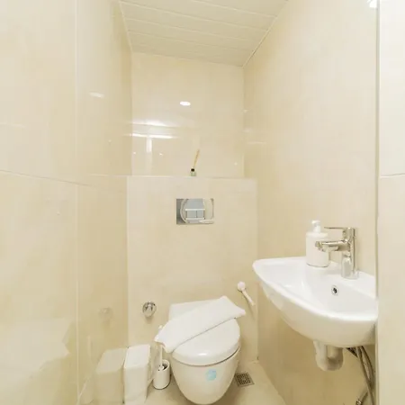 شقة Cozy Flat W Balcony 5 Min To Beach In *