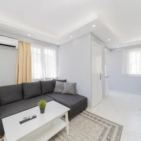 Cozy Flat W Balcony 5 Min To Beach In 알란야